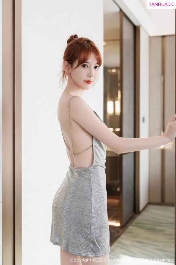   [XiuRen]高清写真图 2023.12.12 No.7795 圆儿 新人美腿第5张图片